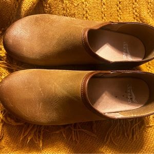 Brenna Dansko Clog - Tan 42